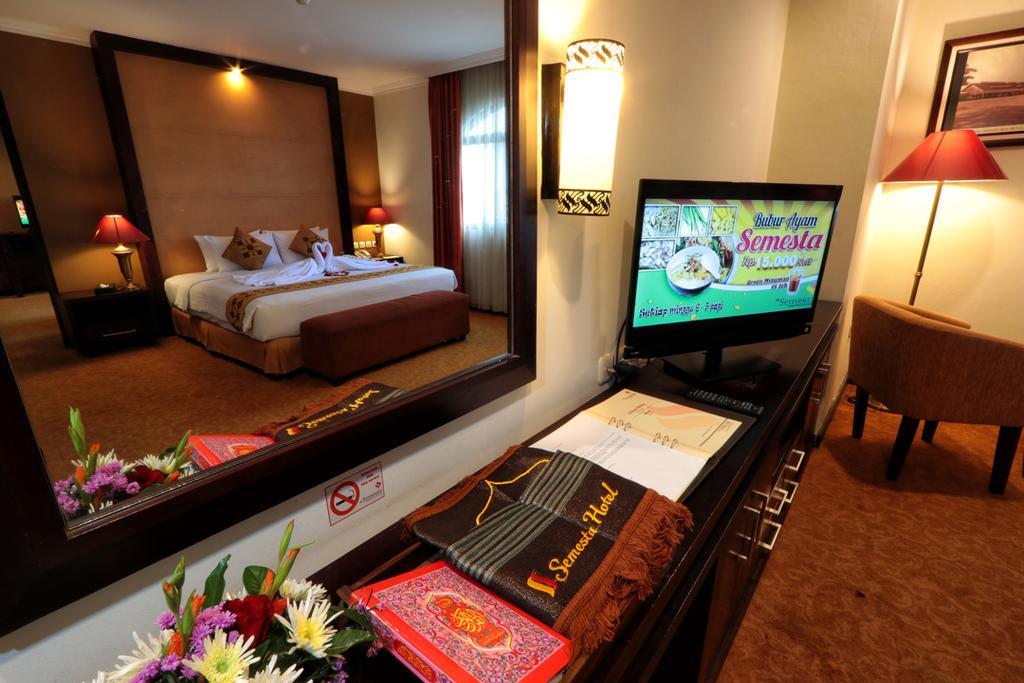 Semesta Heritage Hotel & Convention スマラン エクステリア 写真