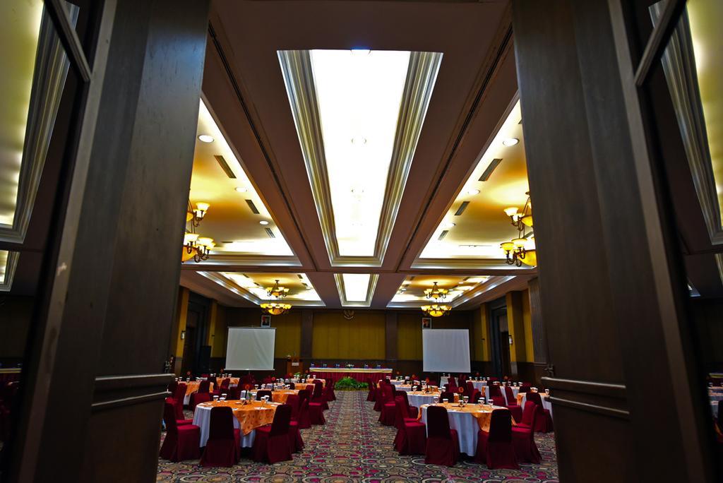 Semesta Heritage Hotel & Convention スマラン エクステリア 写真