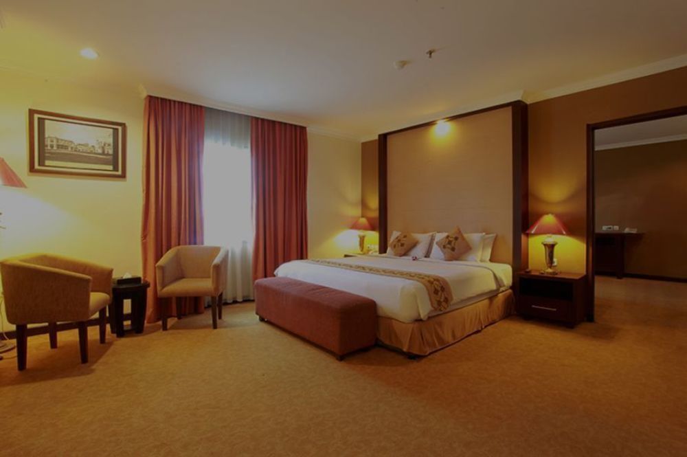 Semesta Heritage Hotel & Convention スマラン エクステリア 写真