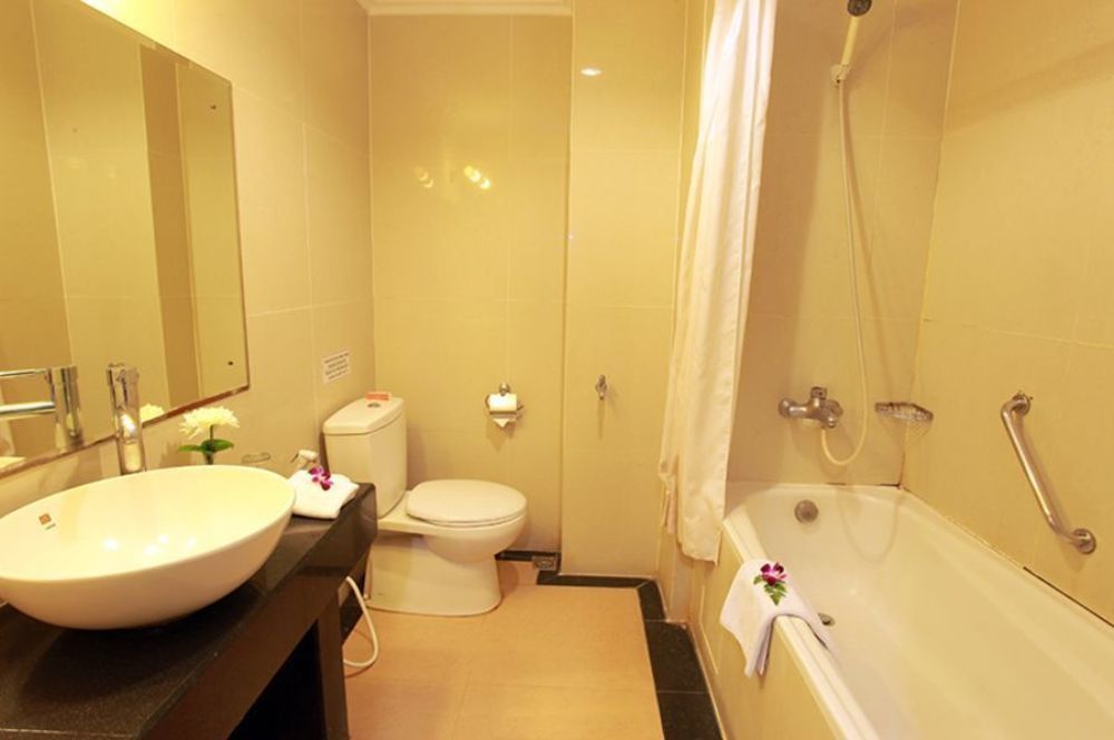 Semesta Heritage Hotel & Convention スマラン エクステリア 写真