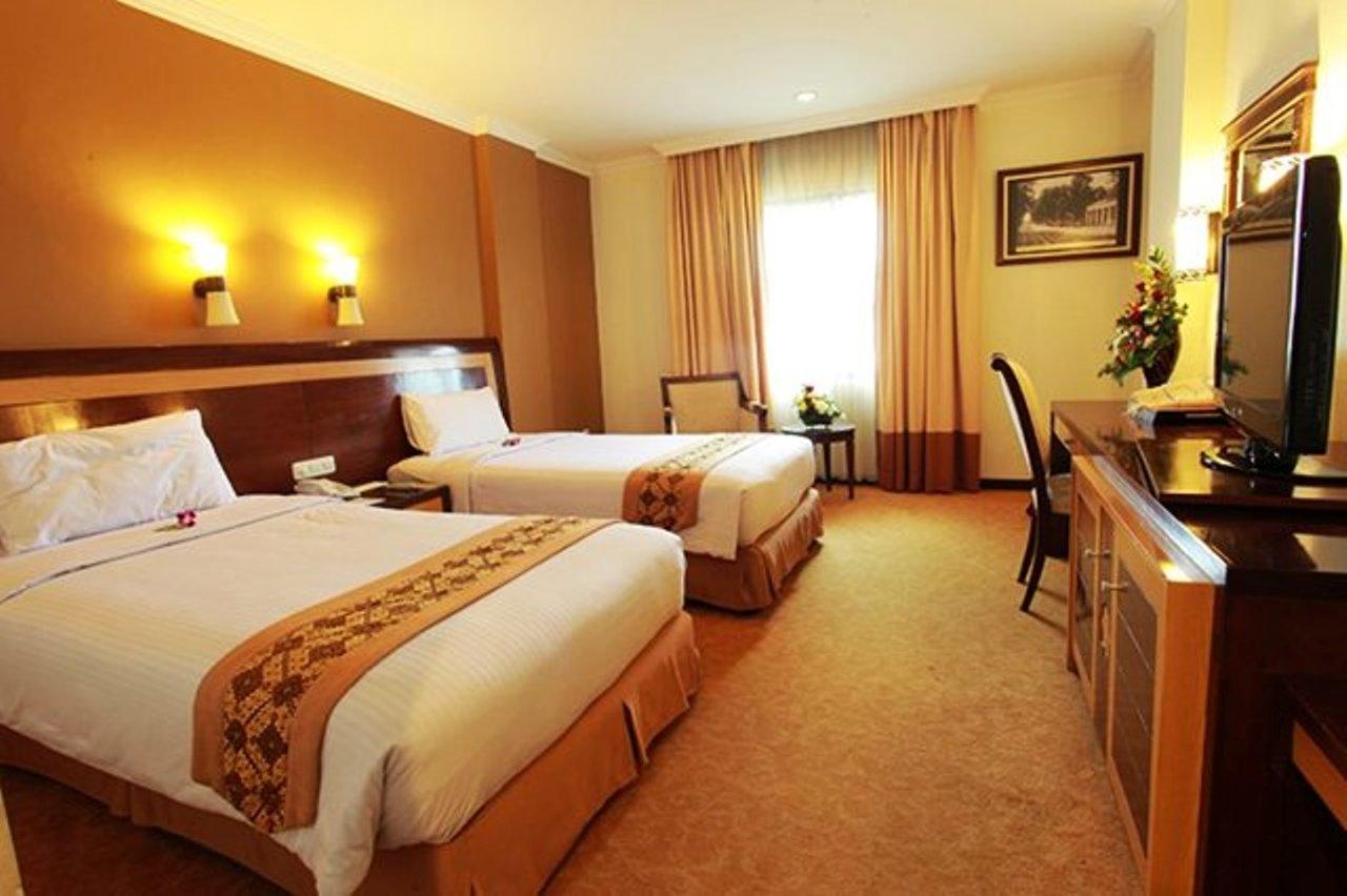 Semesta Heritage Hotel & Convention スマラン エクステリア 写真
